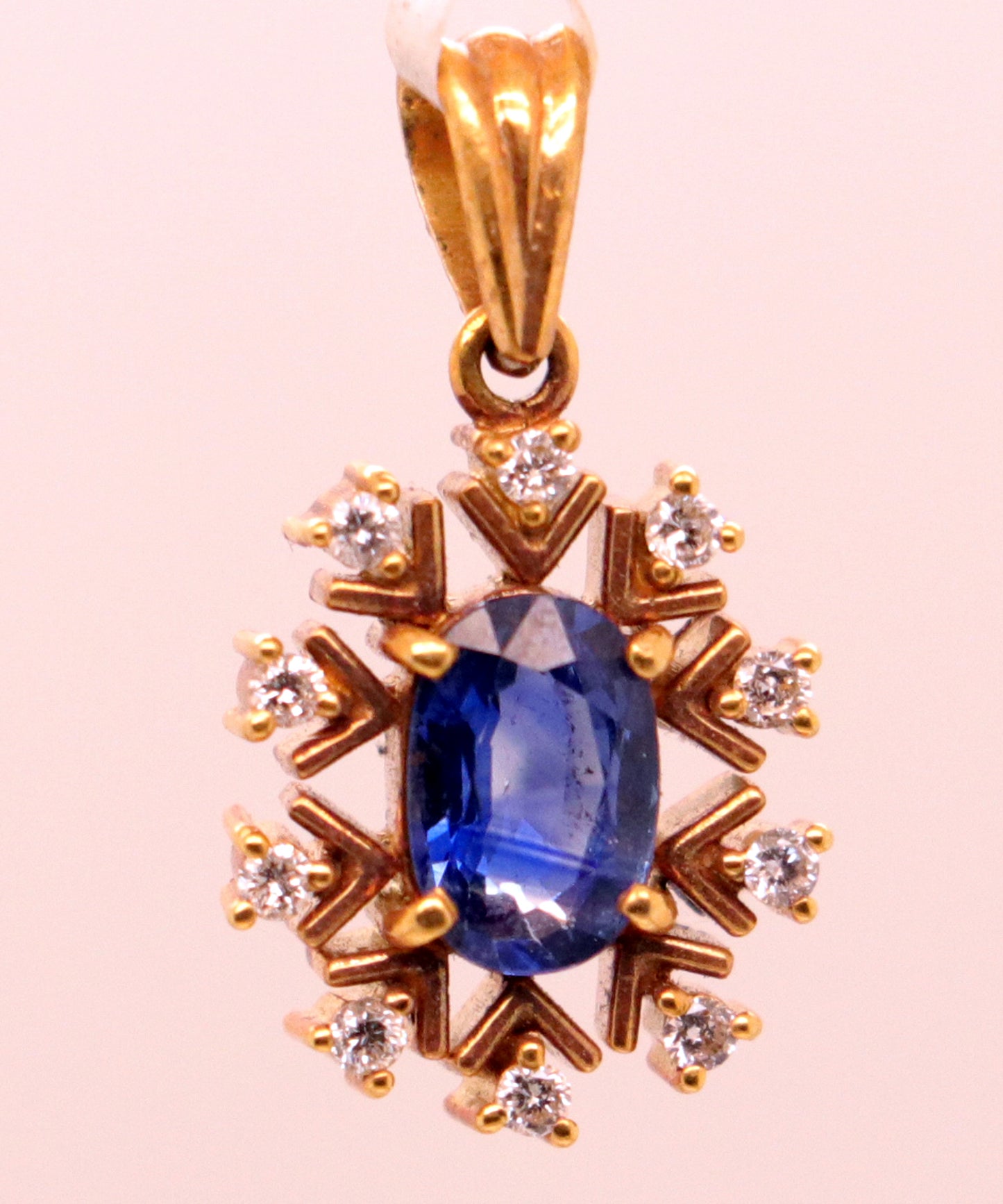 18k Yellow Gold Blue Sapphire Pendant