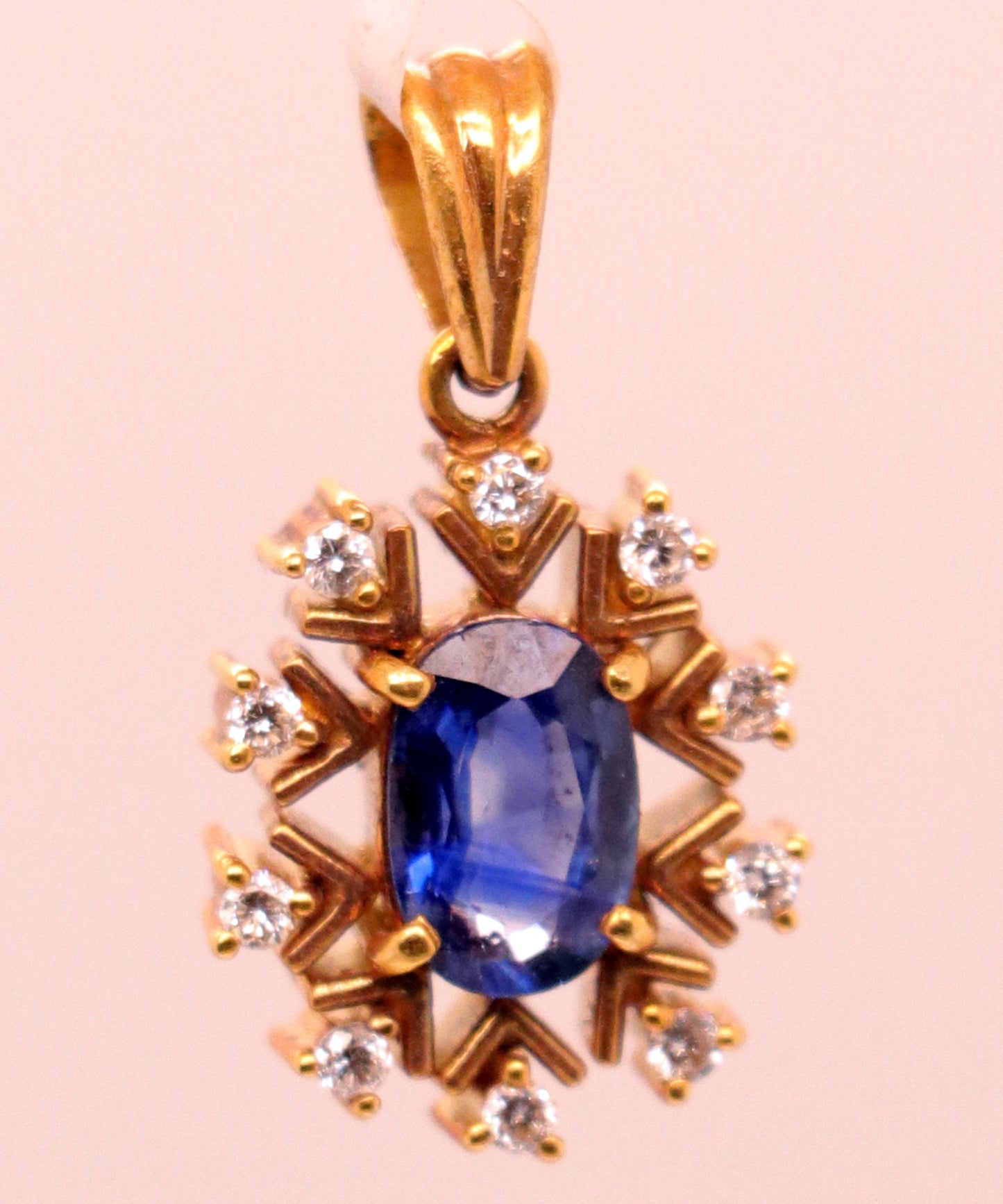 18k Yellow Gold Blue Sapphire Pendant