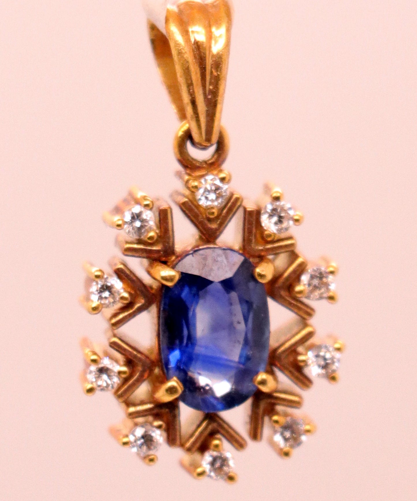 18k Yellow Gold Blue Sapphire Pendant