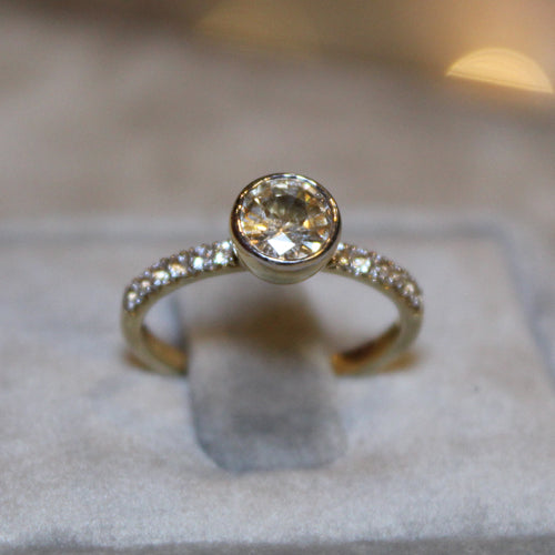 14k Yellow Gold Yellow Sapphire Ring