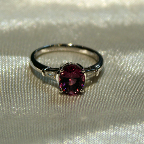 18k White Gold Diamond Ring