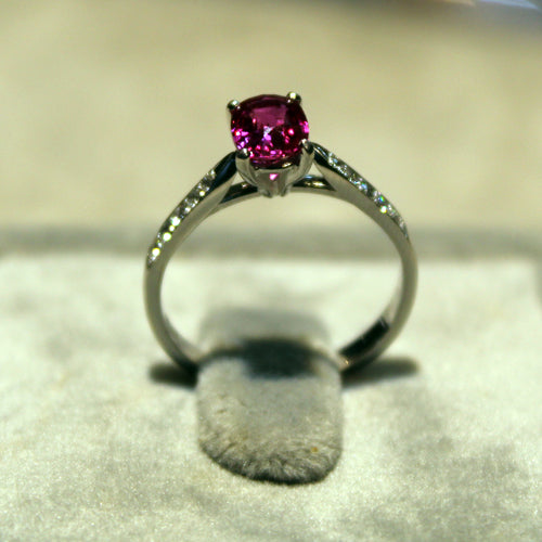 18k White Gold Pink Sapphire Ring