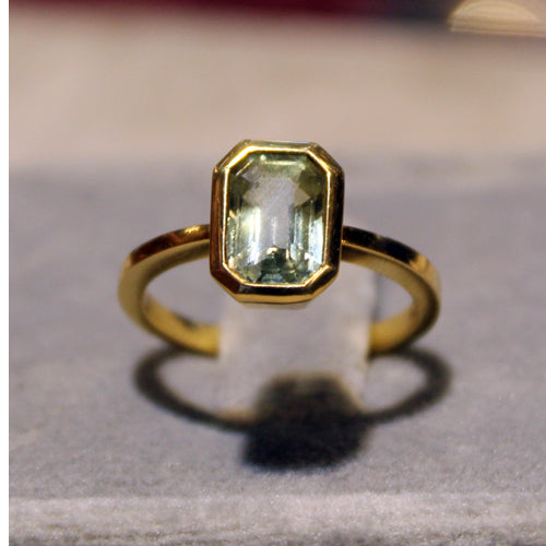18k Yellow Gold Yellow/Green Sapphire Ring