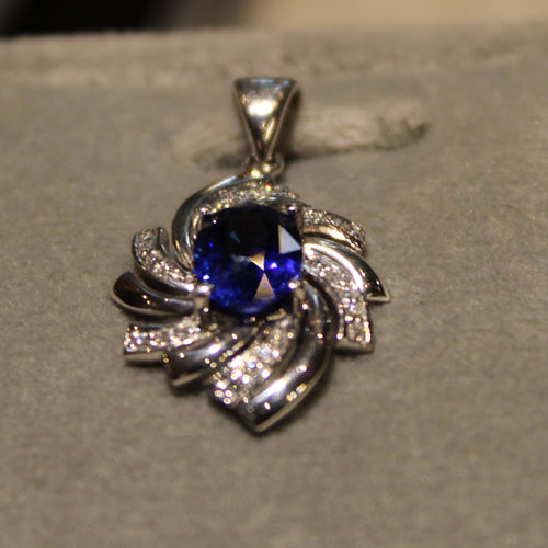 18k White Gold Blue Sapphire Pendant
