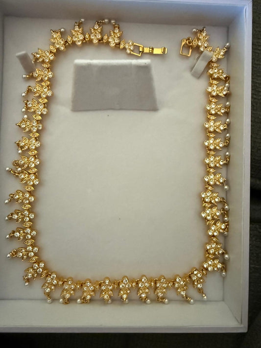 CJ18 Gold necklace with pearls
