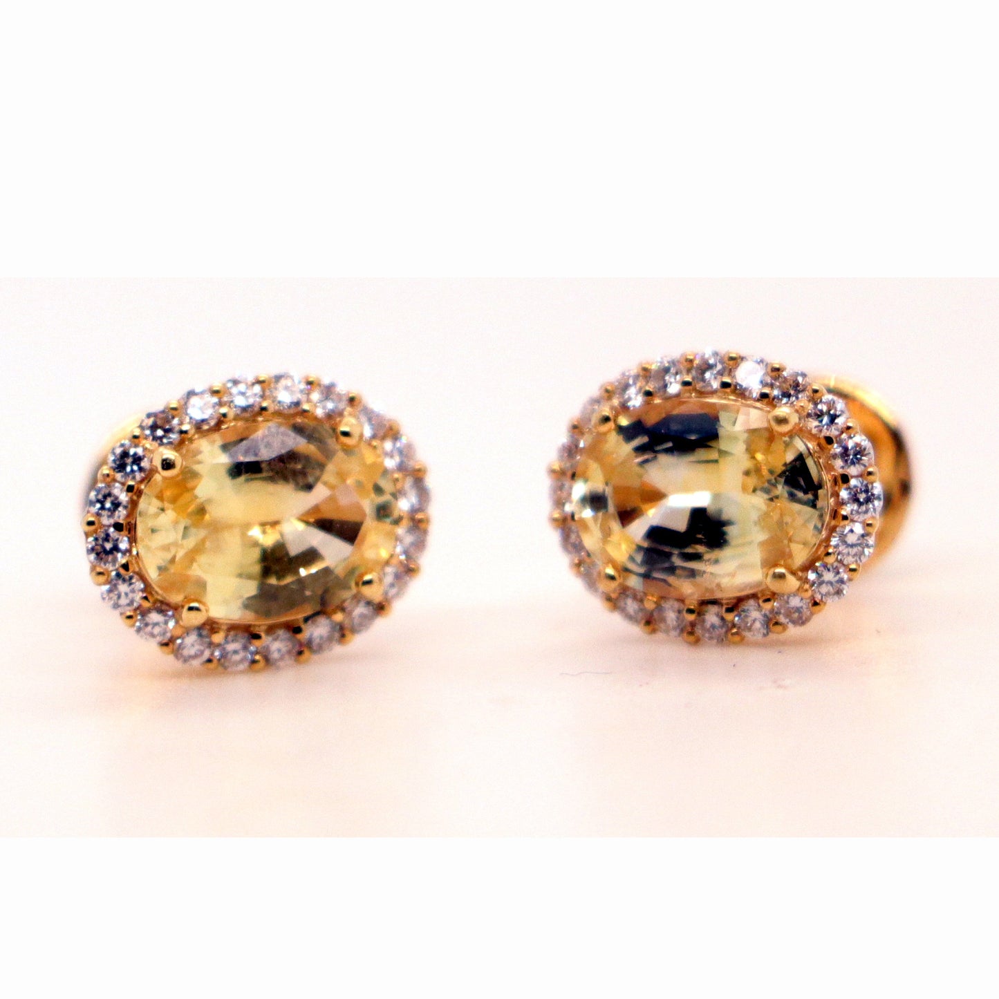 18k White Gold Yellow Sapphire Earrings