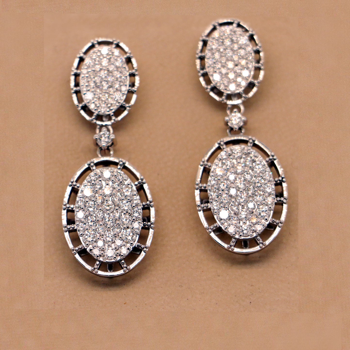 18k White Gold Diamond Earrings